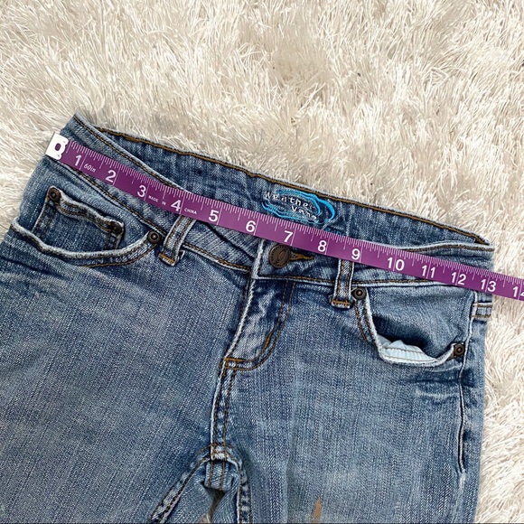 VNTG Weathervane Light Wash Distressed Flare Jeans - Picture 8 of 9